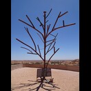 Ein Baum aus Metallprofilen